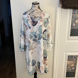 Floral Print midi/tunic Dress with Leaf Pattern